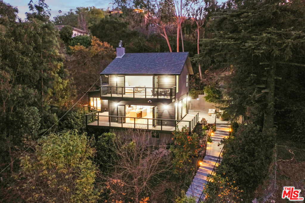 14600 Round Valley Drive  Sherman Oaks CA 91403 photo