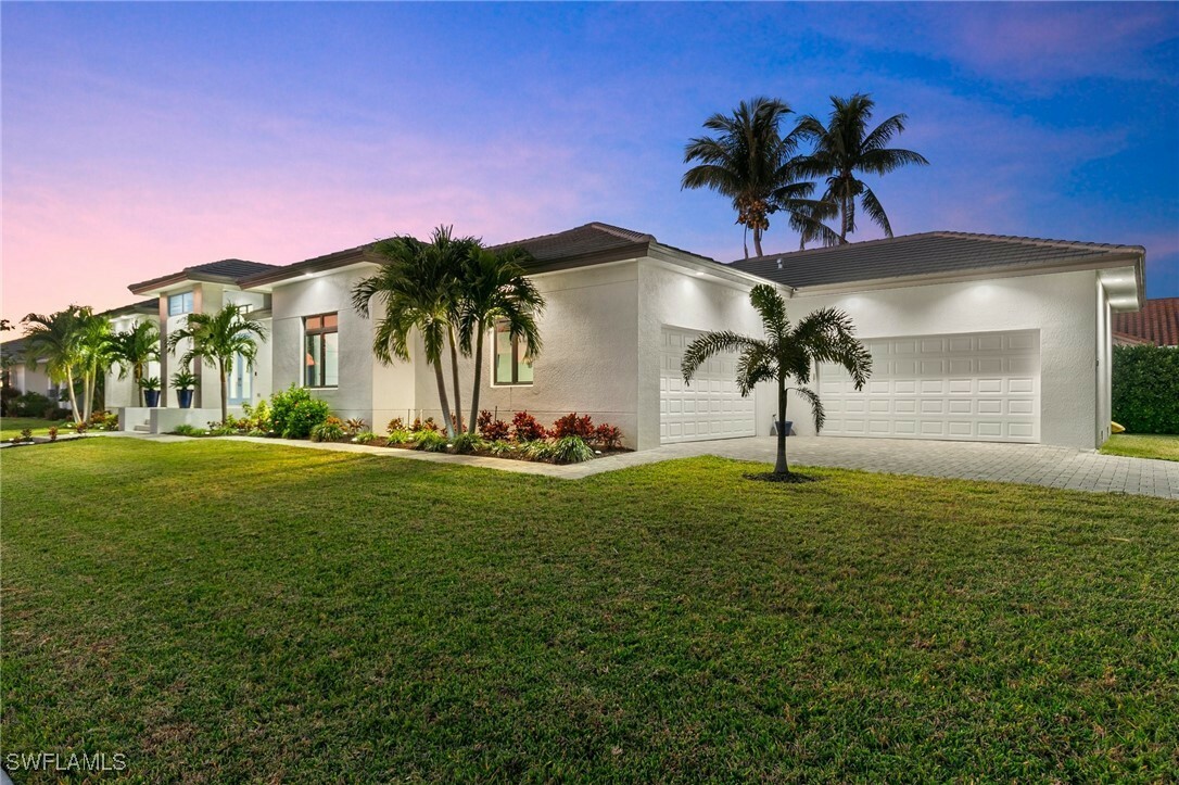 Property Photo:  100 Templewood Court  FL 34145 