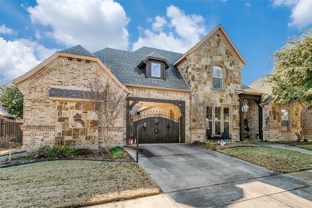 Property Photo:  8212 Oak Knoll Drive  TX 76182 