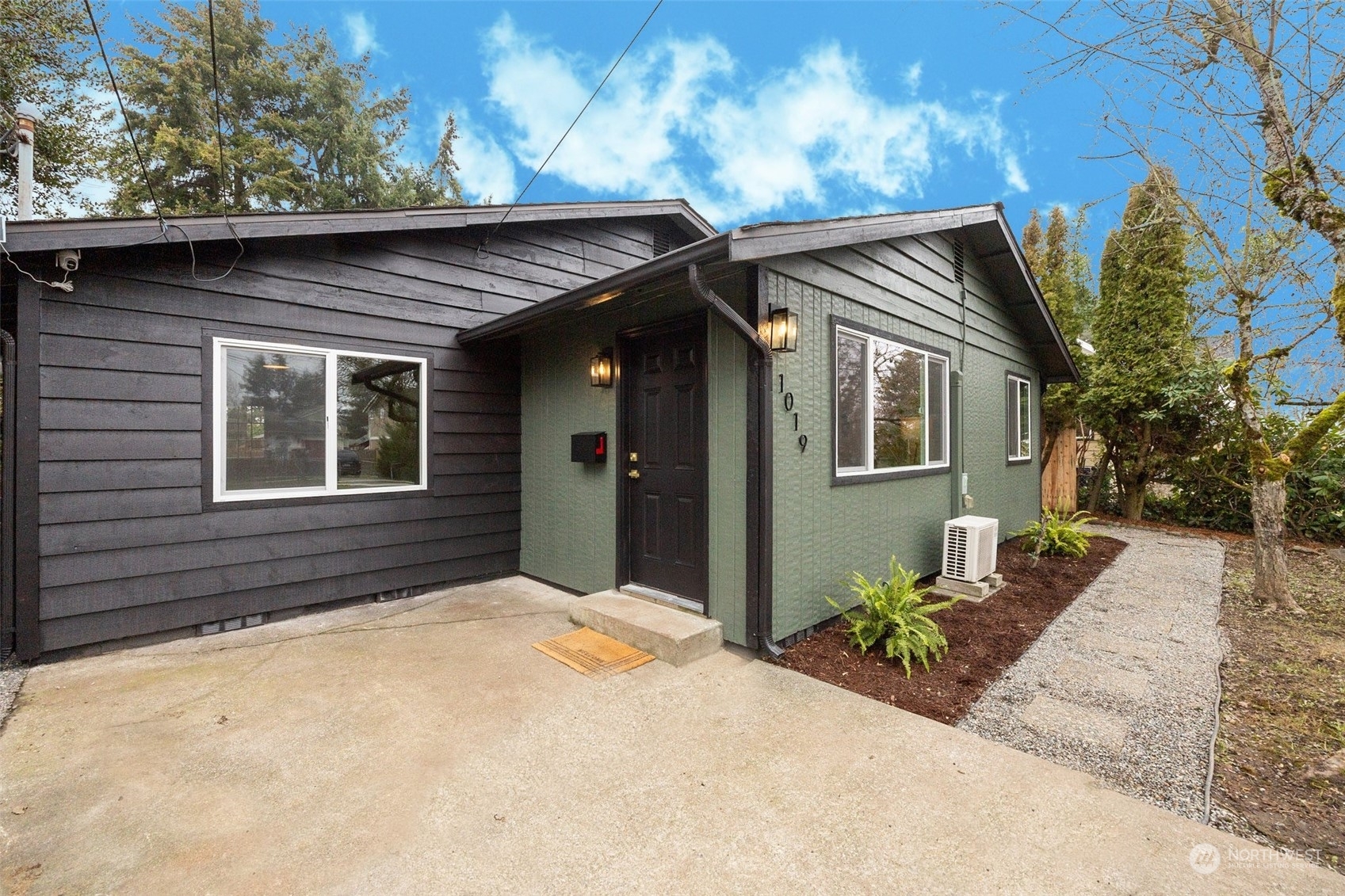 Property Photo:  1019 E 47th Street  WA 98404 