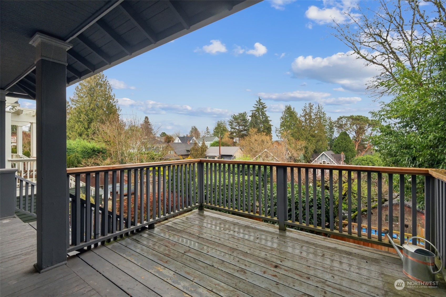 Property Photo:  1613  Grand Avenue  WA 98122 