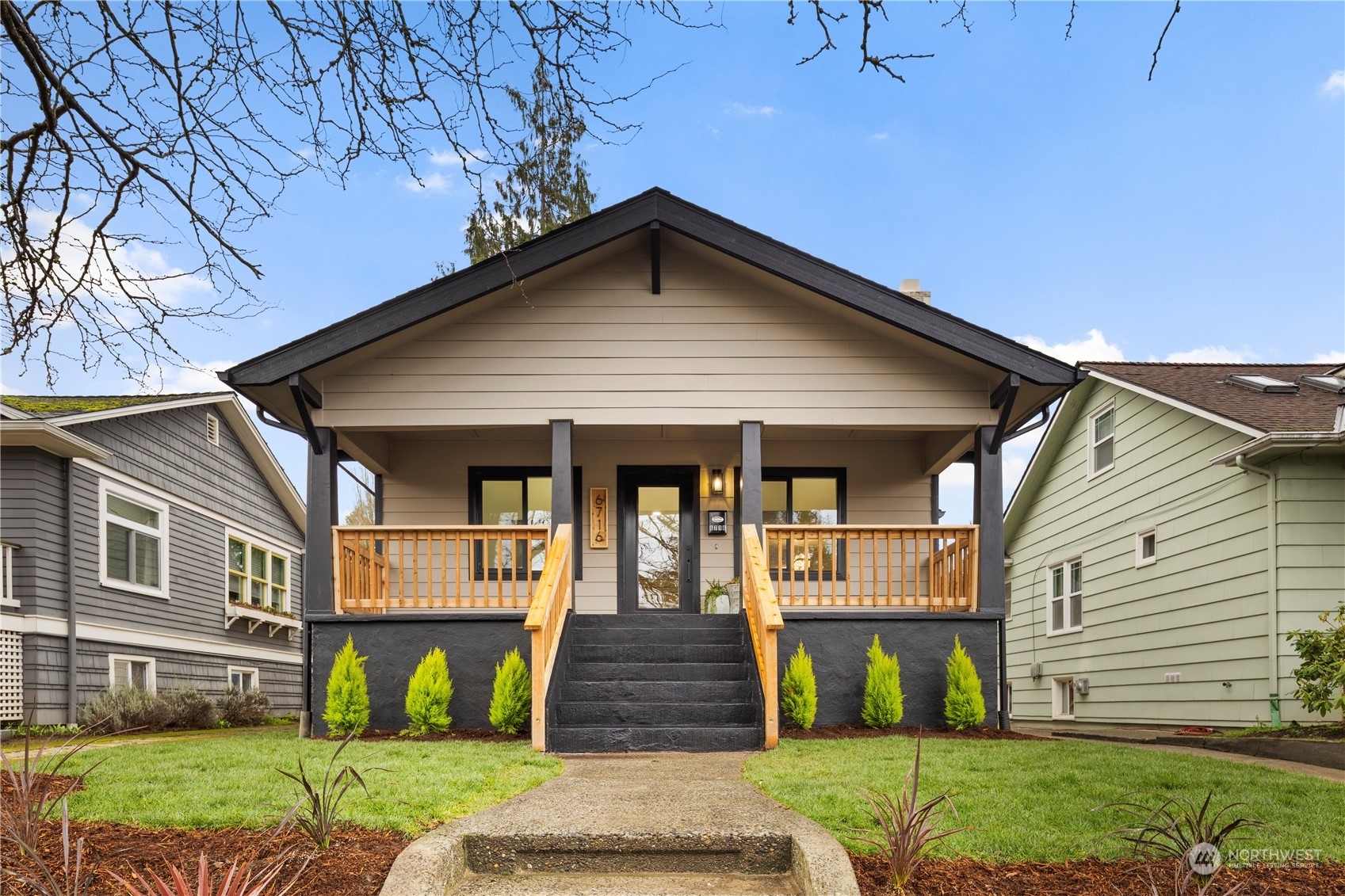 Property Photo:  6716  Sycamore Avenue NW  WA 98117 