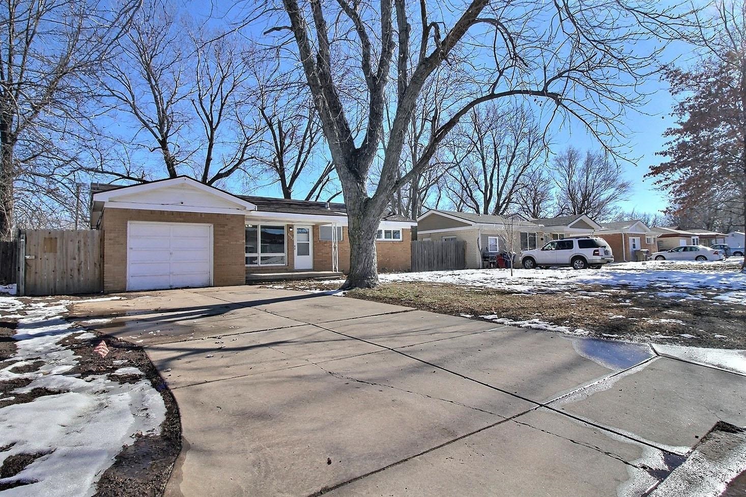 Property Photo:  1122 N Georgie  KS 67037 