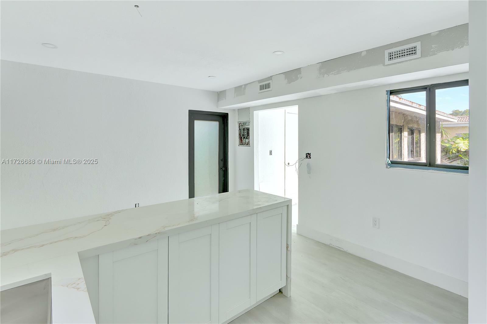 Property Photo:  2454 Garfield St  FL 33020 