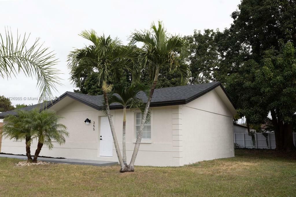 Property Photo:  355 SW 17th Ave  FL 33030 