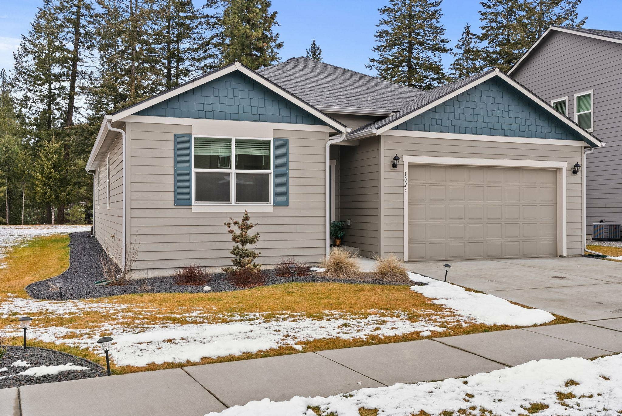 Property Photo:  1023 E Paske Rd  WA 99005 