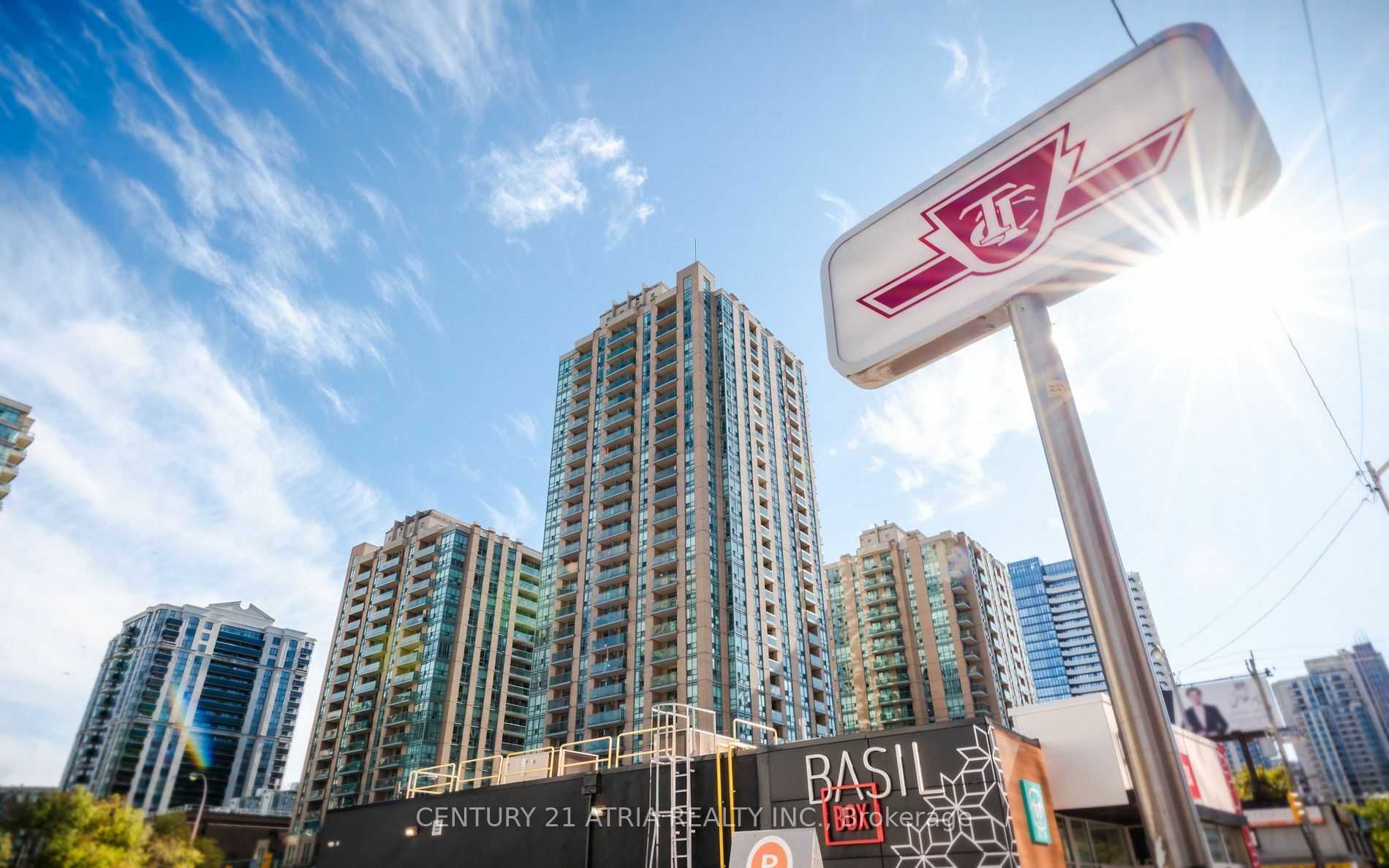 Property Photo: 28 Olive Avenue 611 ON M2N 7E6