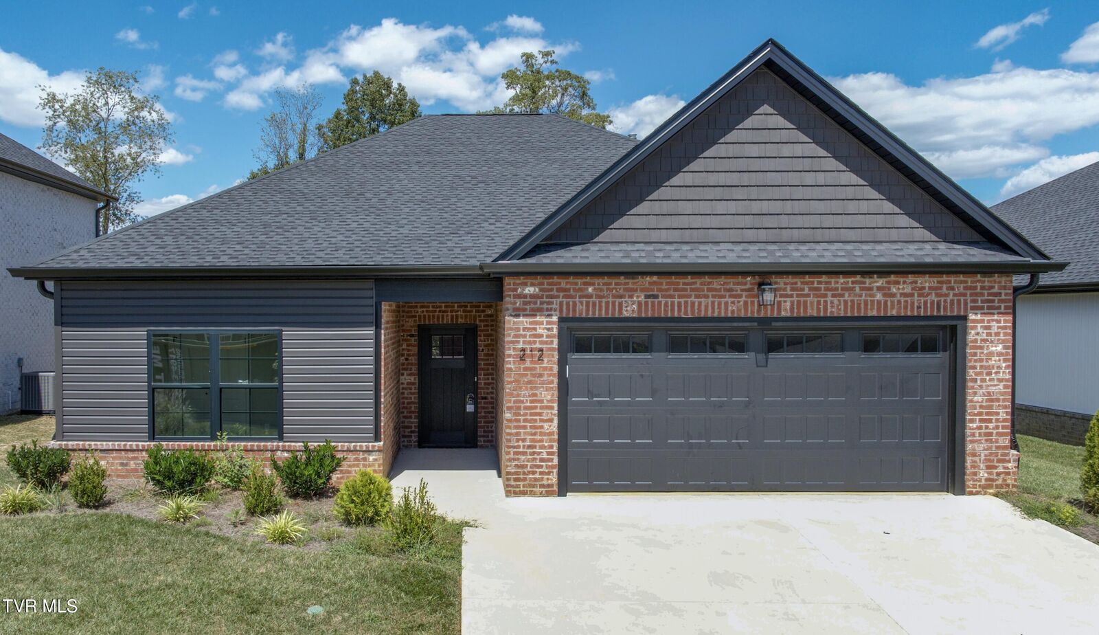 Property Photo: 212 Dry Kiln Court TN 37615
