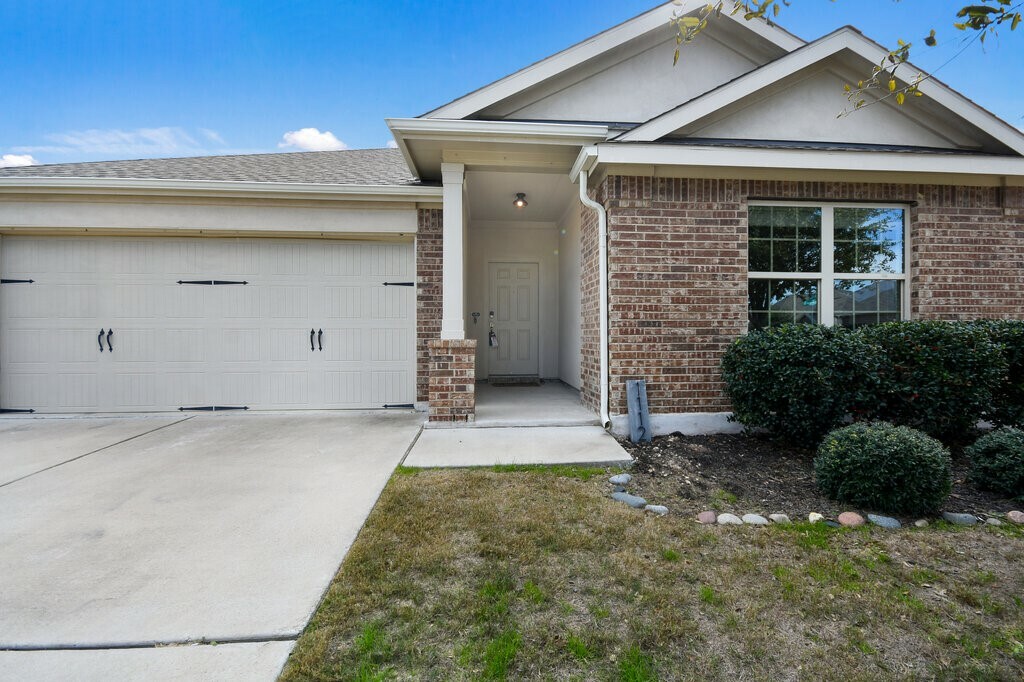 Property Photo:  1112 Hillrose Drive  TX 78641 