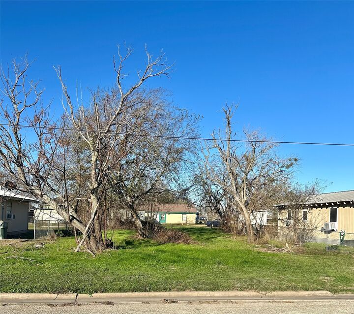 Property Photo:  Tbd N Waco Street  TX 78942 