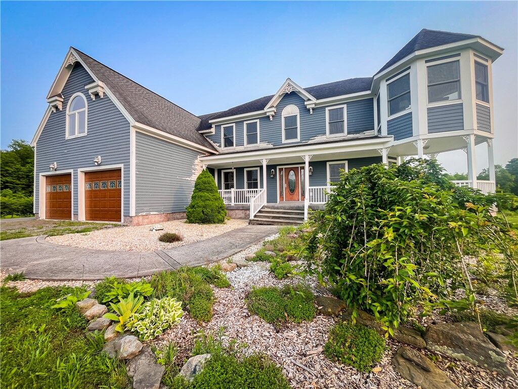 Property Photo: 213 Pleasant Valley Road NY 13073