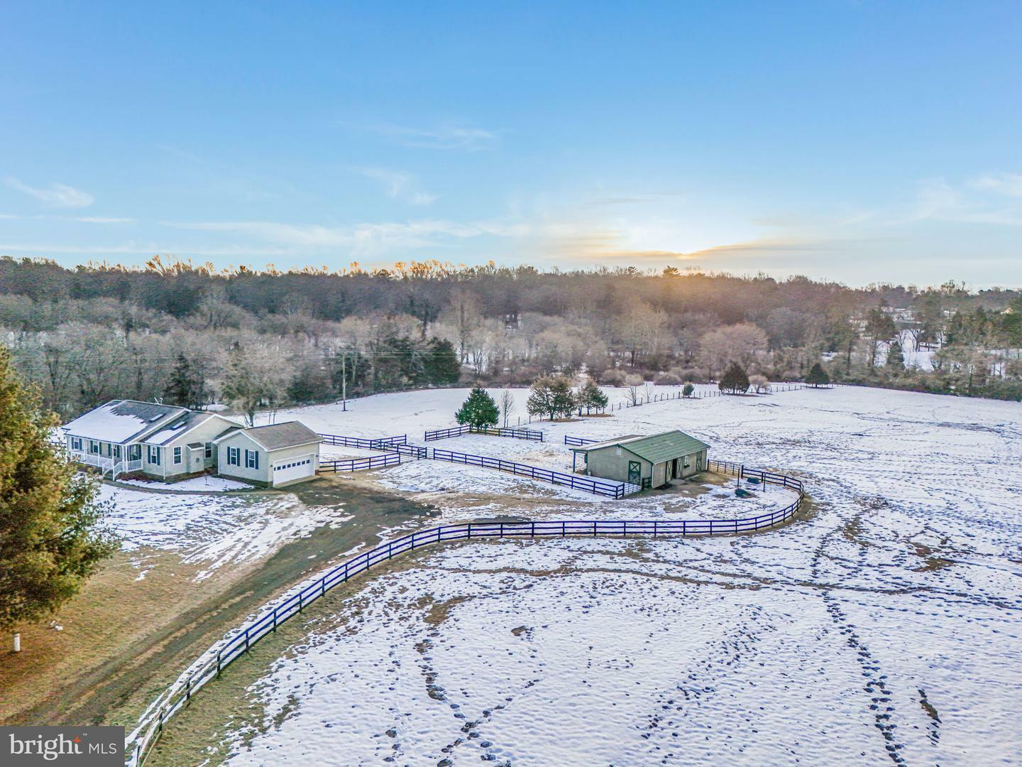 Property Photo: 5204 Homestead Trail VA 22735