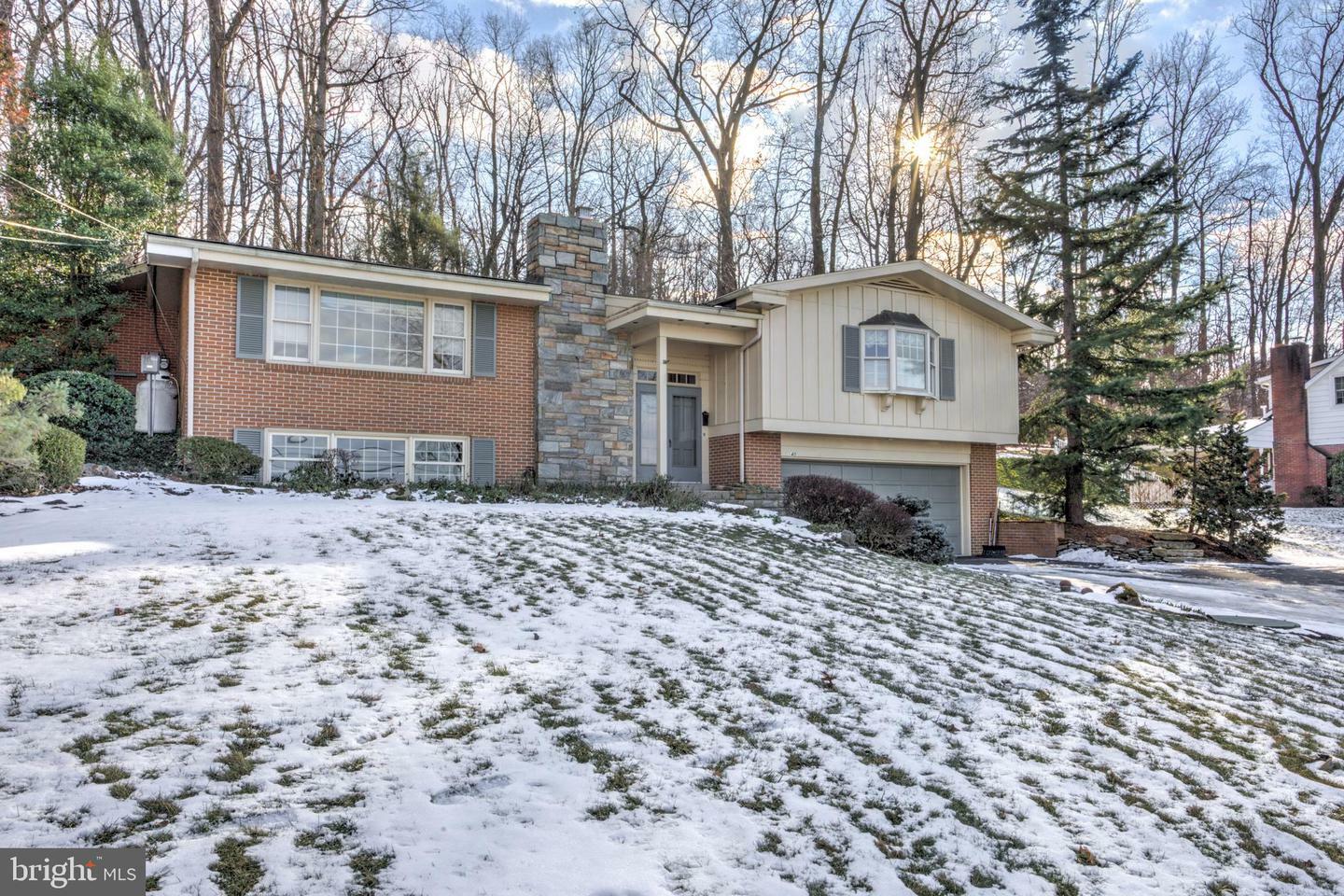 140 Edgewood Drive  New Holland PA 17557 photo