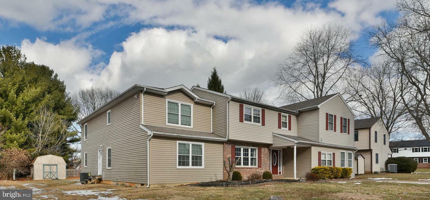 Property Photo:  128 Knights Bridge Drive  PA 19067 