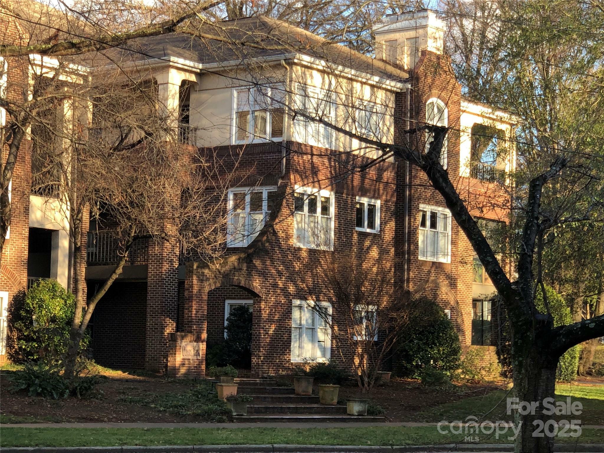 Property Photo:  325 Queens Road 15  NC 28204 