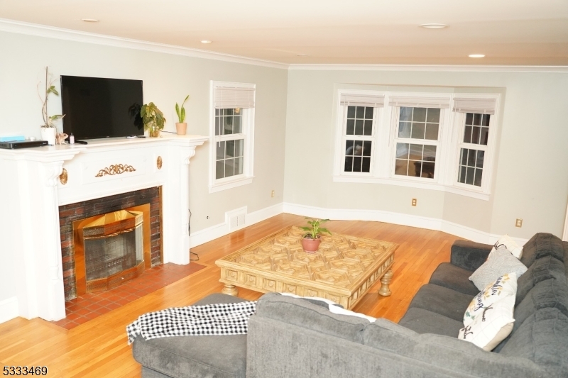 Property Photo:  434 W Meadow Ave  NJ 07065 