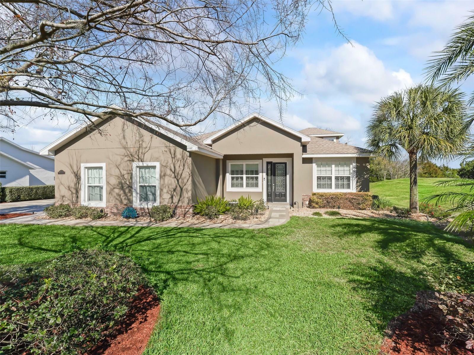 Property Photo: 572 Dowling Circle FL 32159
