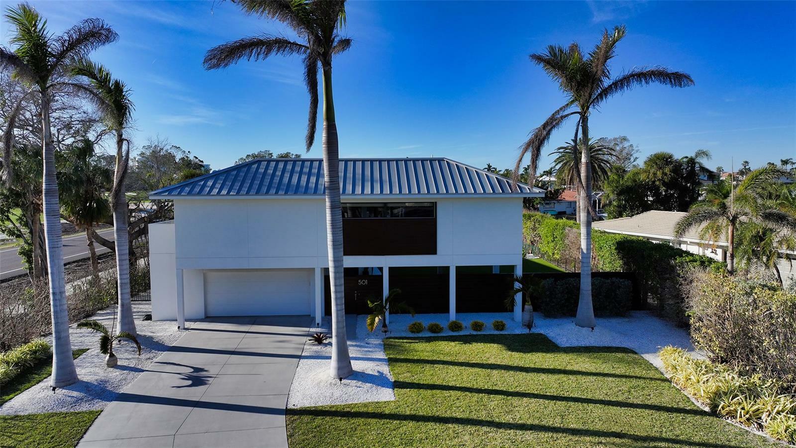 Property Photo:  501 Outrigger Lane  FL 34228 