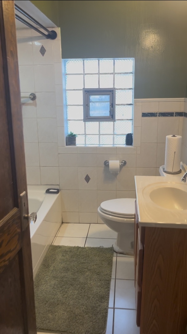 Property Photo:  1429 S 15th Avenue  IL 60153 