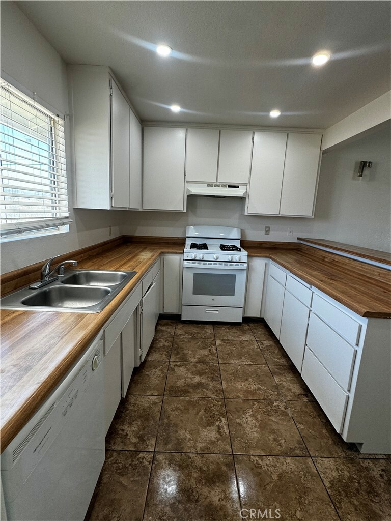 Property Photo: 73445 Sunnyvale Drive 3 CA 92277
