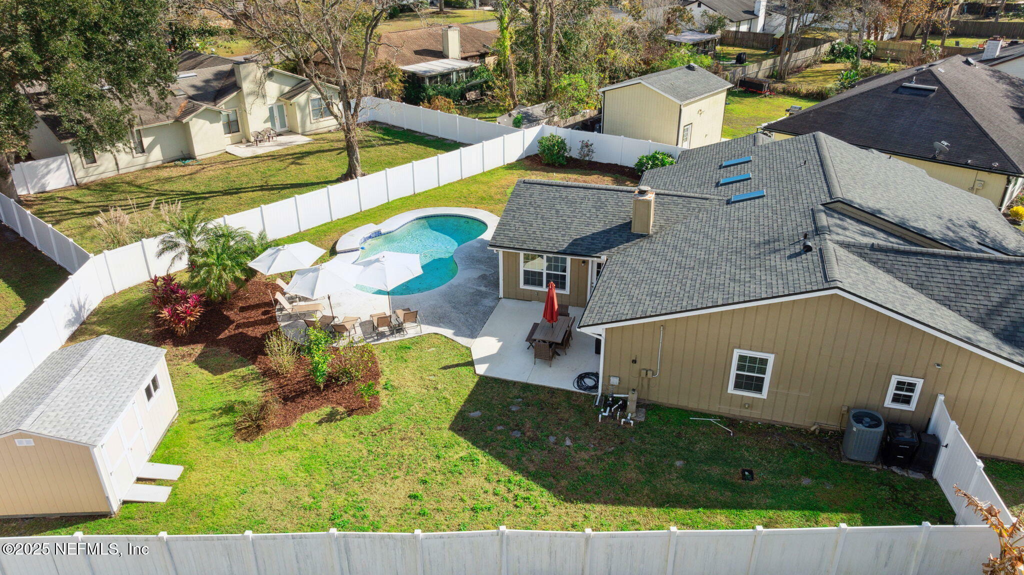 Property Photo: 6211 Windward Court FL 32003