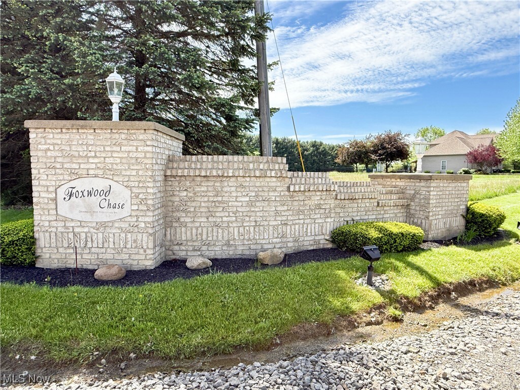 Property Photo: 49556 Foxwood Lane OH 44413
