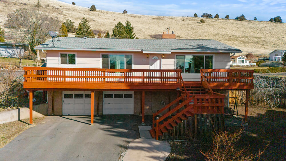 Property Photo: 2409 Western Street OR 97603