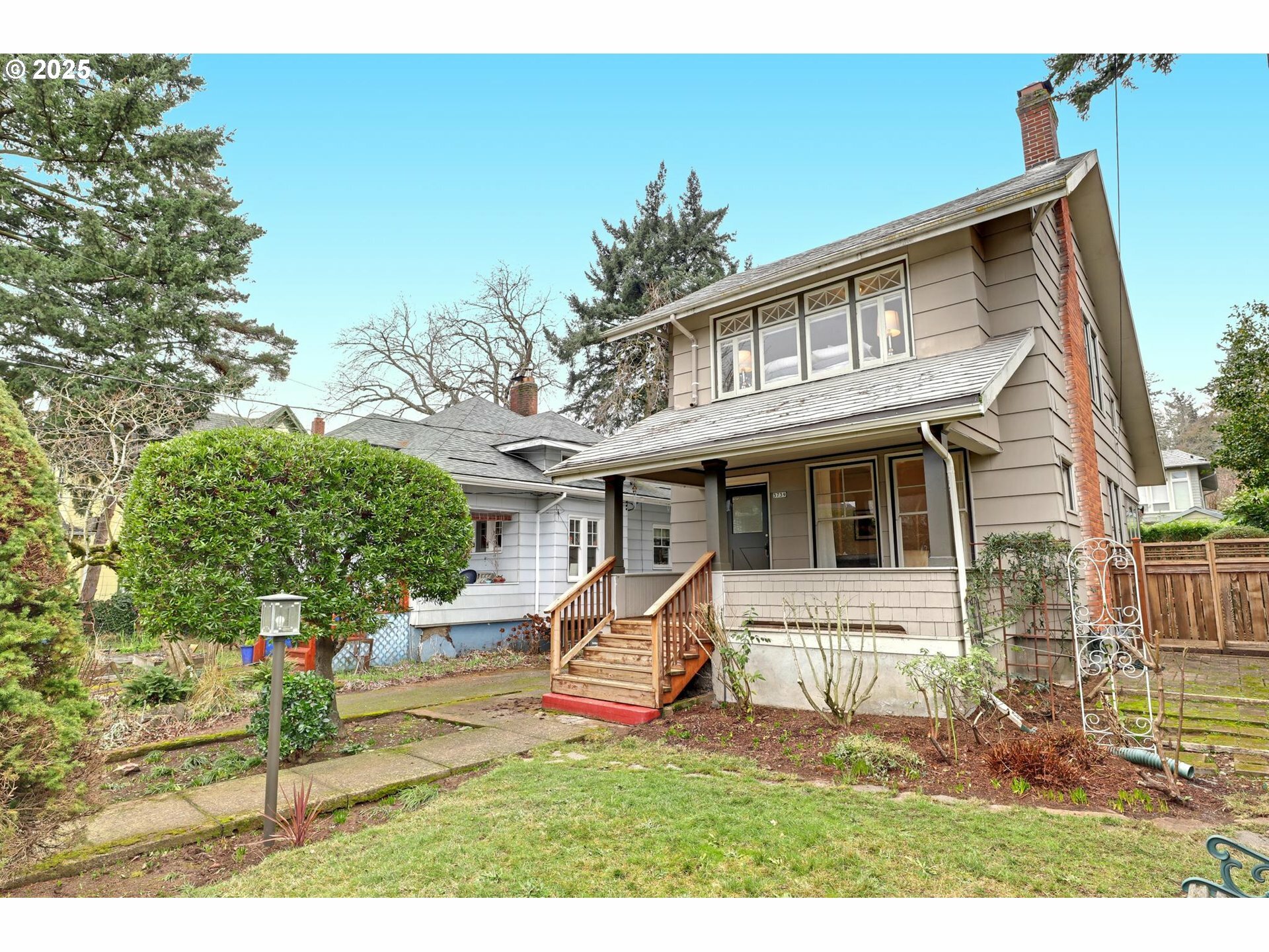 Property Photo:  3739 SE Alder St  OR 97214 