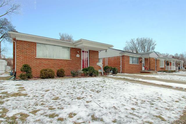 Property Photo:  23252 Park Street  MI 48124 