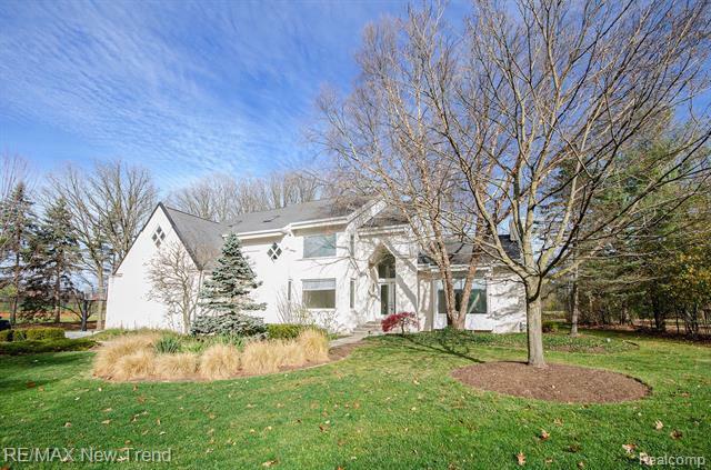 Property Photo:  7478 Lindenmere Drive  MI 48301 