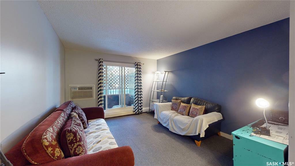 Property Photo: 601 X Avenue S 203 SK S7M 4R7