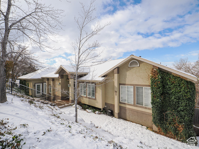 Property Photo:  2960 E Oak Park Ln S  UT 84117 