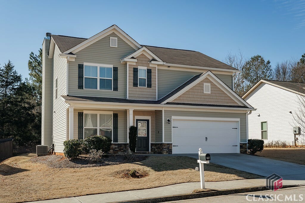 Property Photo:  612 Holly Springs Court  GA 30606 