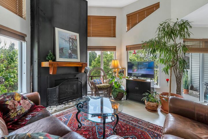 Property Photo: 33669 2nd Avenue 301 BC V2V 8Z4