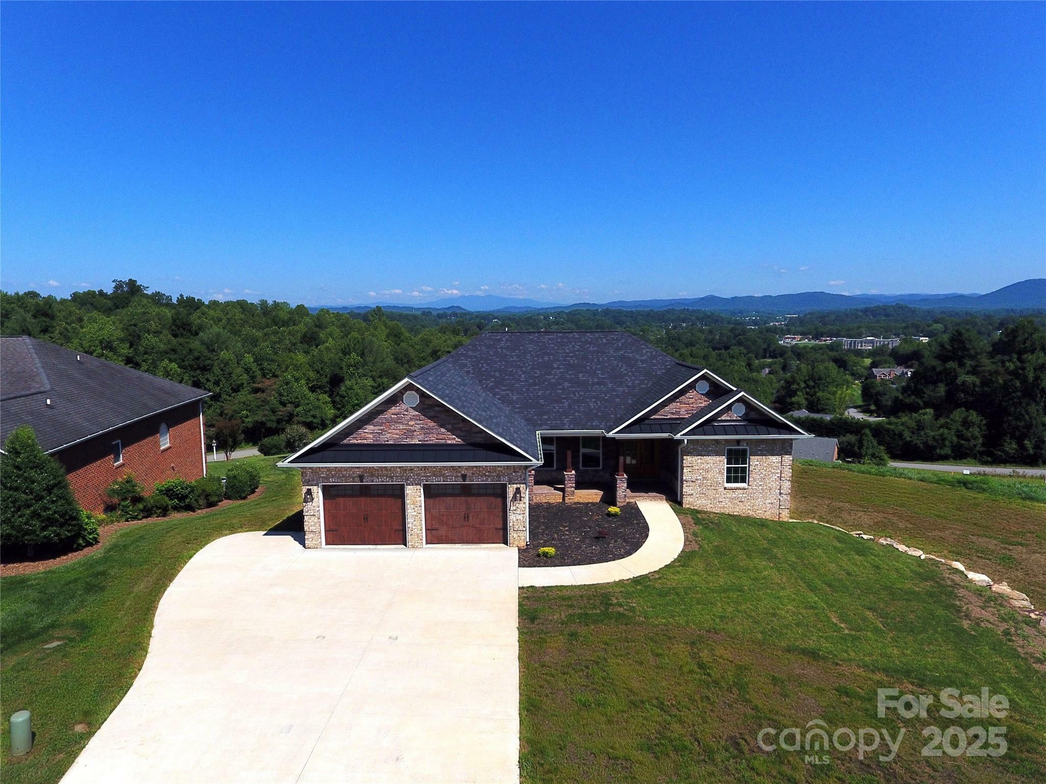 Property Photo: 418 Huntington Woods Street SE NC 28645