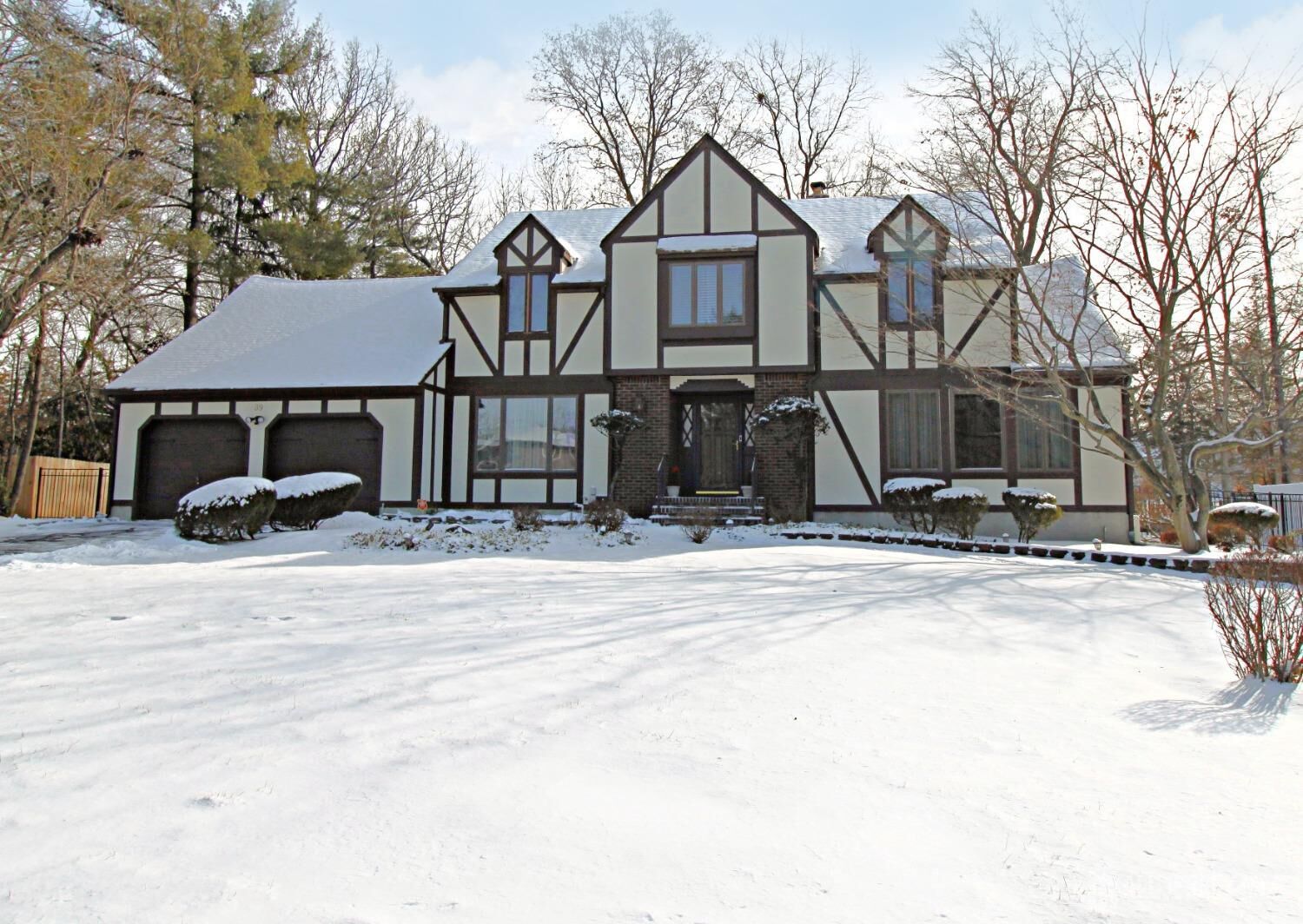 Property Photo:  39 Hidden Lake Drive  NJ 08902 
