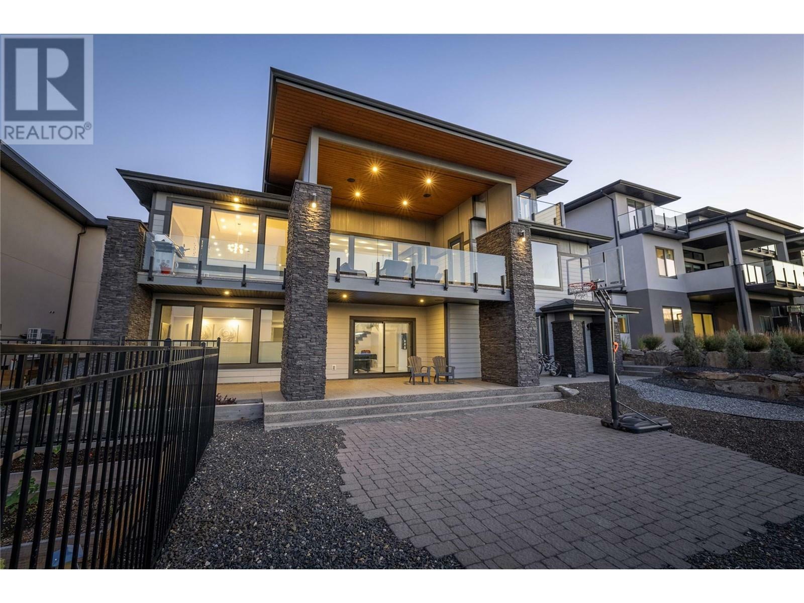 Property Photo:  1088 Clarance Avenue  BC V1W 5M6 