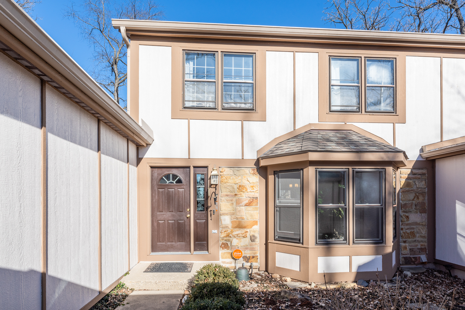 Property Photo:  1205 Oakview Drive  IL 60187 