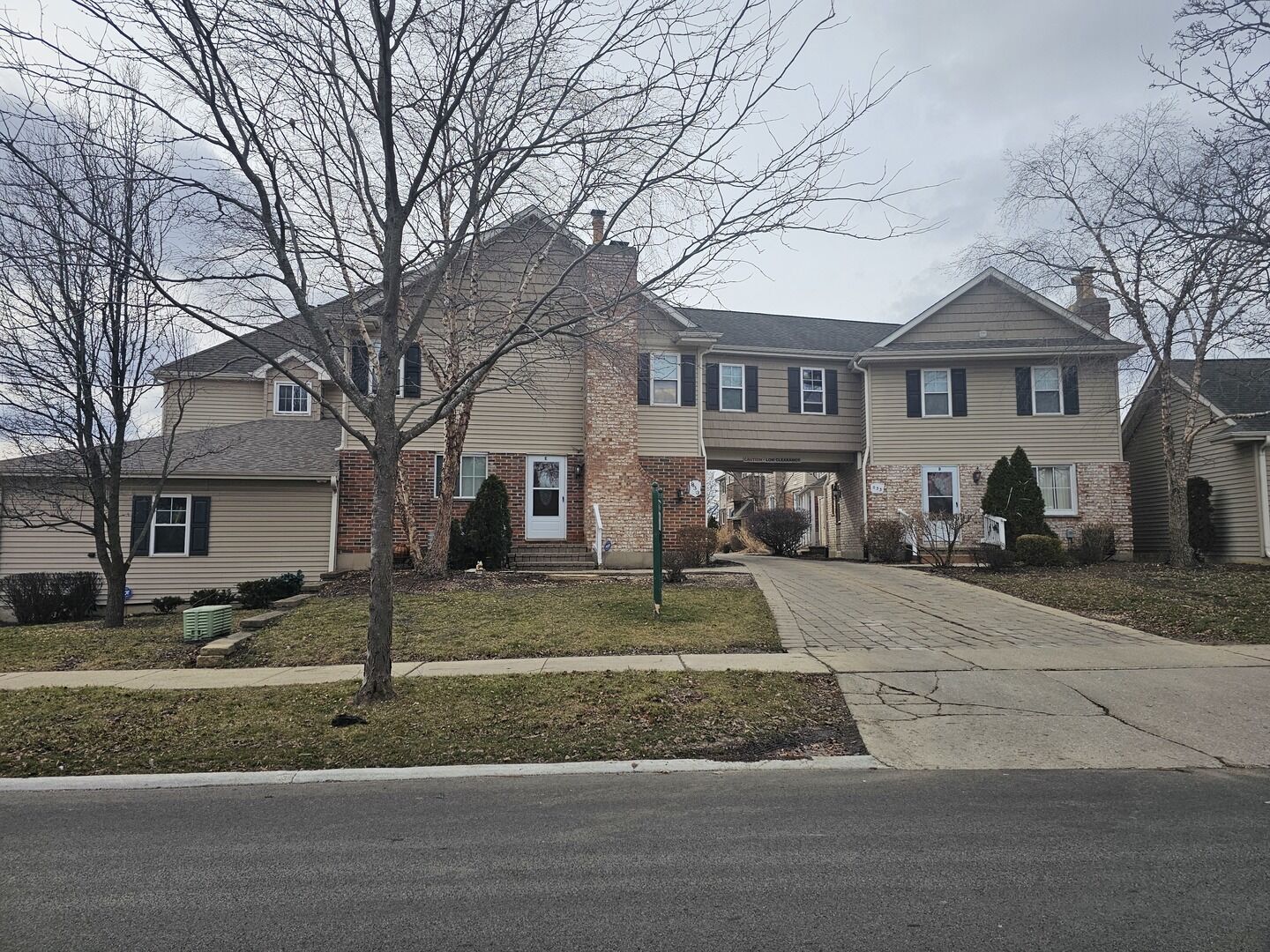 Property Photo:  833 Village Quarter Road G7  IL 60118 