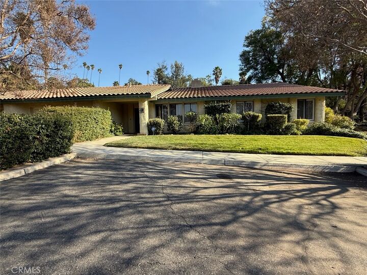 Property Photo: 1143 Kimberly Place CA 92373