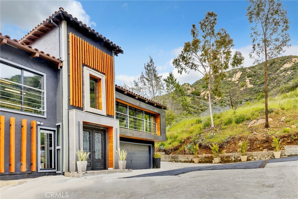 Property Photo:  850 Cold Canyon Road  CA 91302 