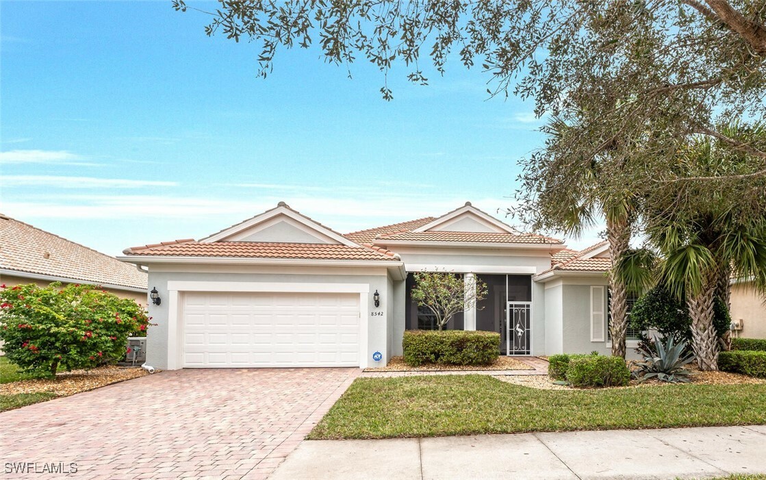 Property Photo:  8542 Veronawalk Circle  FL 34114 