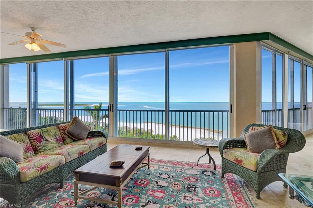 Property Photo: 5000 Royal Marco Way 533 FL 34145