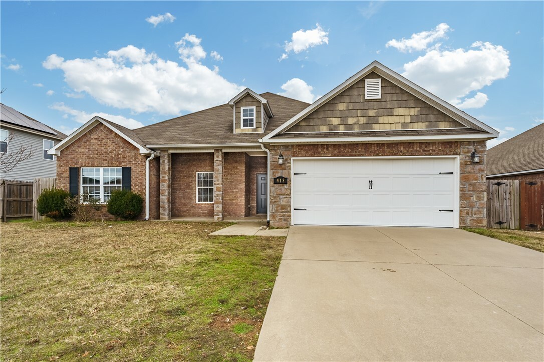 Property Photo:  413 Driftwood Street  AR 72745 