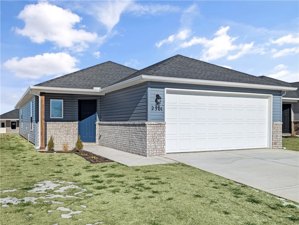 Property Photo: 2501 E Fox Meadow Street AR 72761