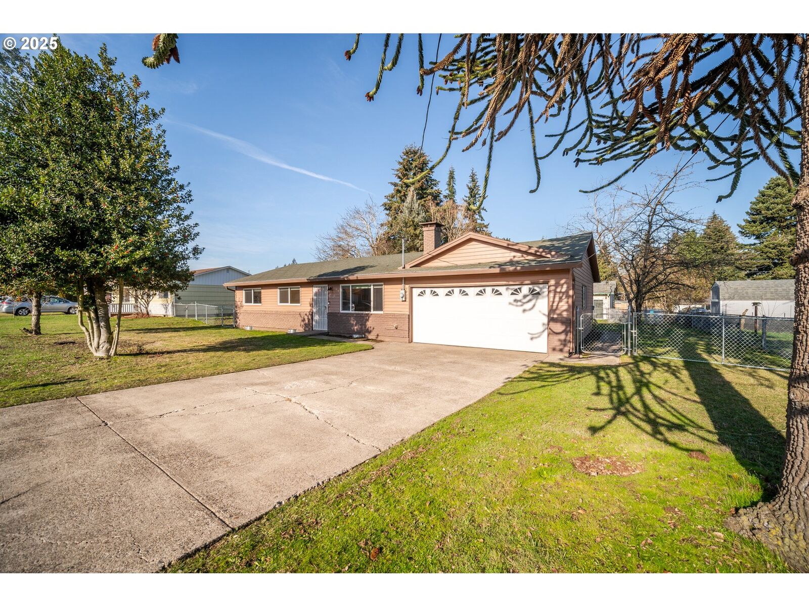 Property Photo:  10014 NE 74th St  WA 98662 