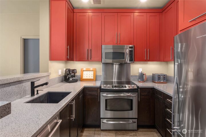 Property Photo:  2414  1st Avenue 422  WA 98121 