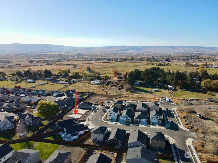 Property Photo:  602 W Windflower Lane  WA 98926 