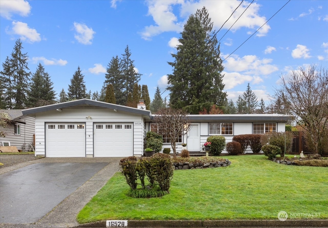 Property Photo:  16528 NE 27th Street  WA 98008 