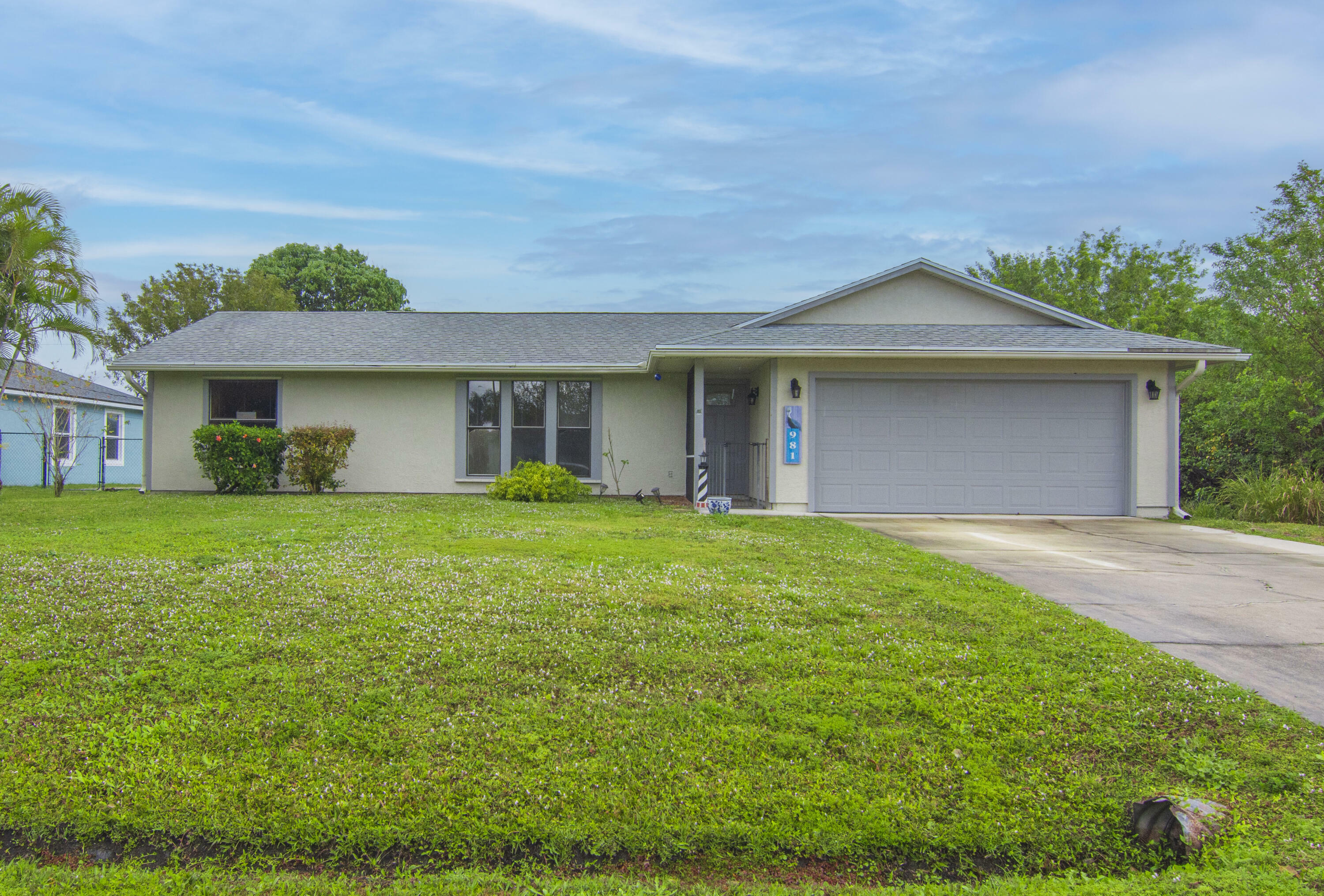 Property Photo:  981 SE Candle Avenue  FL 34983 